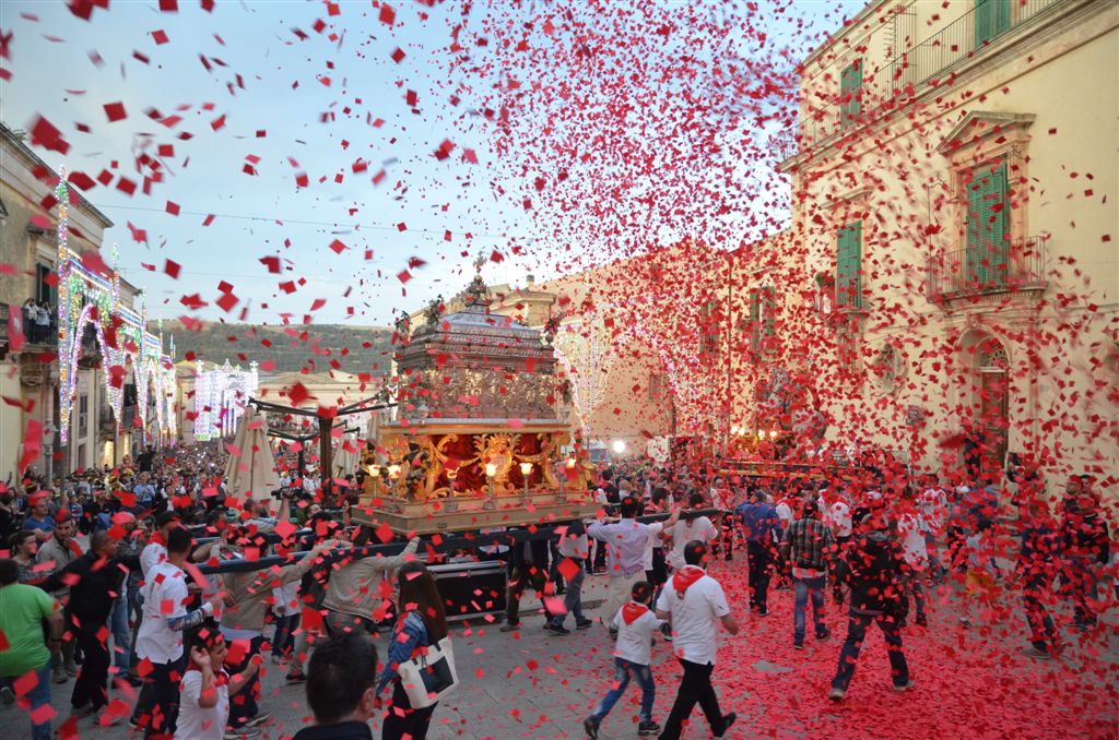 NUMERI DA RECORD PER LA FESTA DI SAN GIORGIO - Telenova RagusaTelenova ...